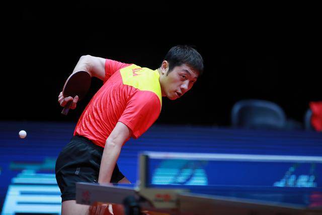 也在背后默 也在背后默